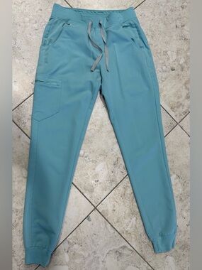 Figs women's Teal Blue Jogger Sweatpants and shirt